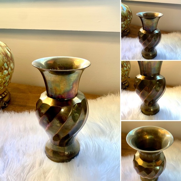 🦋2/$10 3/$15 4/$18 5/$20 Vintage Brass Vase
